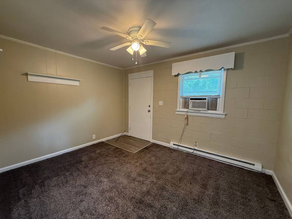 Apartment for rent at 165 Lakewood Dr, Jacksonville, NC 28546