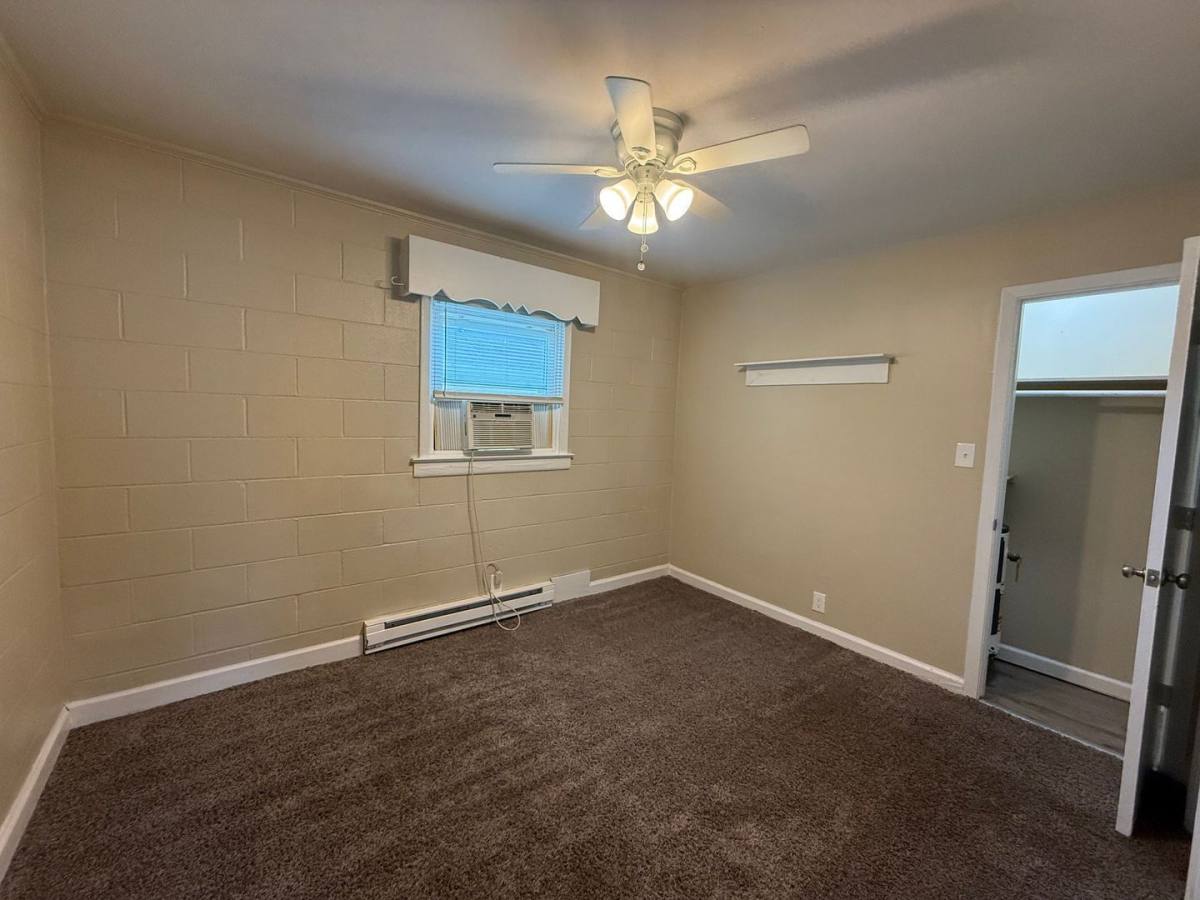 Apartment for rent at 165 Lakewood Dr, Jacksonville, NC 28546