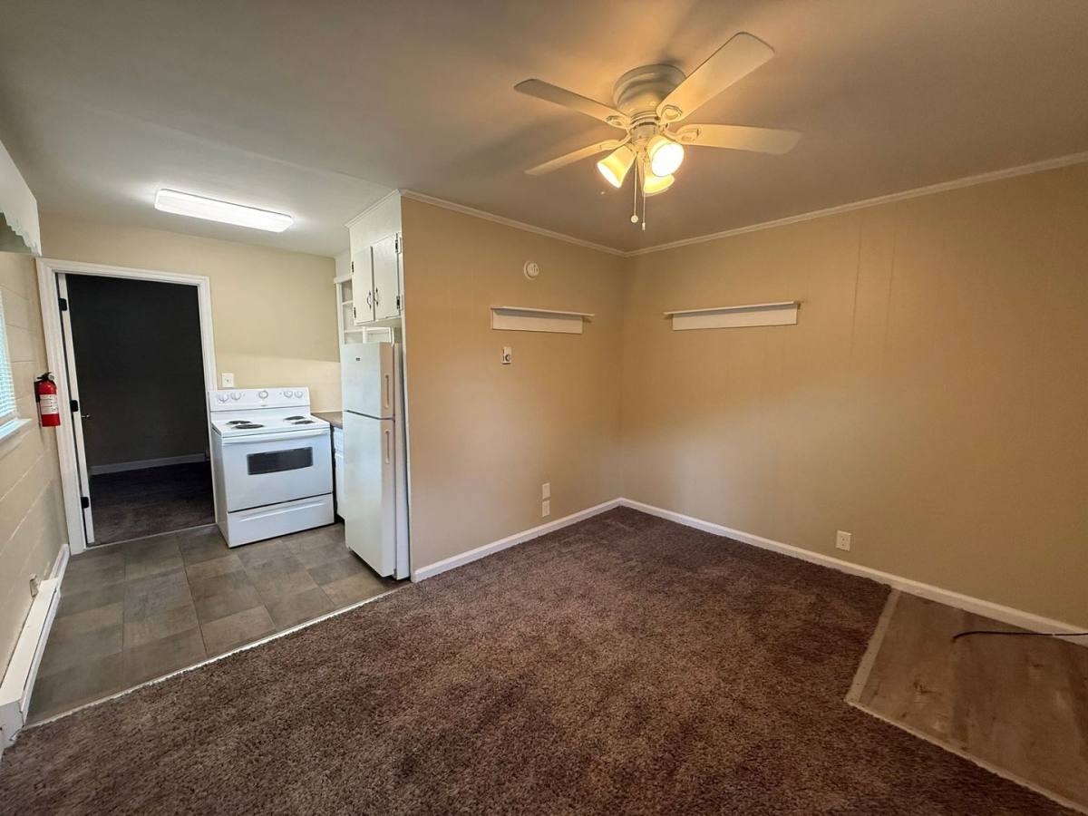 Apartment for rent at 165 Lakewood Dr, Jacksonville, NC 28546