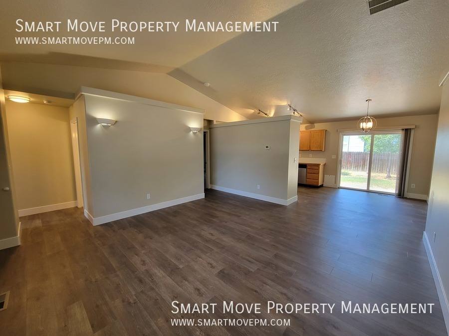 House for rent at 1067 N Crestley Ave, Meridian, ID 83642