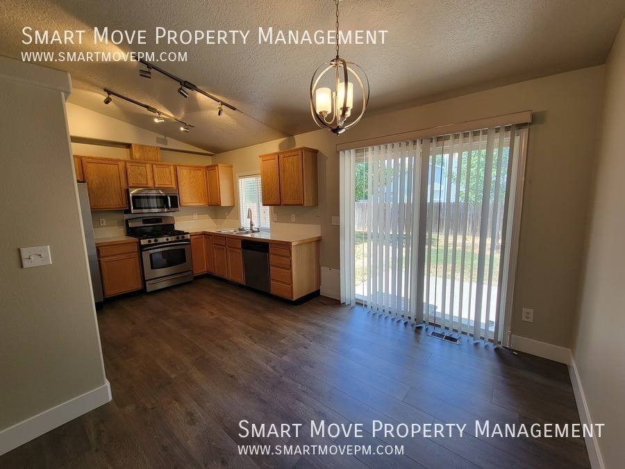 House for rent at 1067 N Crestley Ave, Meridian, ID 83642