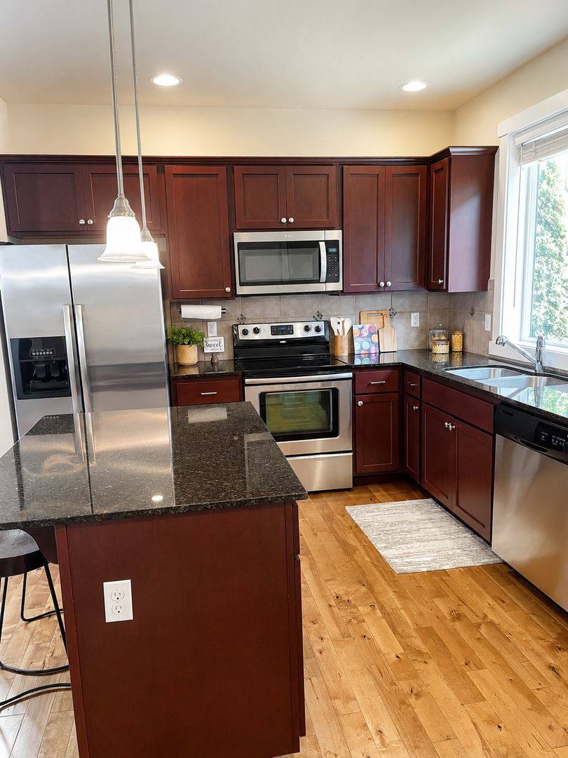 Townhouse for rent at 14509 16th Place W, Lynnwood, WA 98087