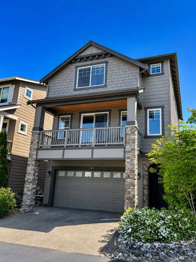 Townhouse for rent at 14509 16th Place W, Lynnwood, WA 98087