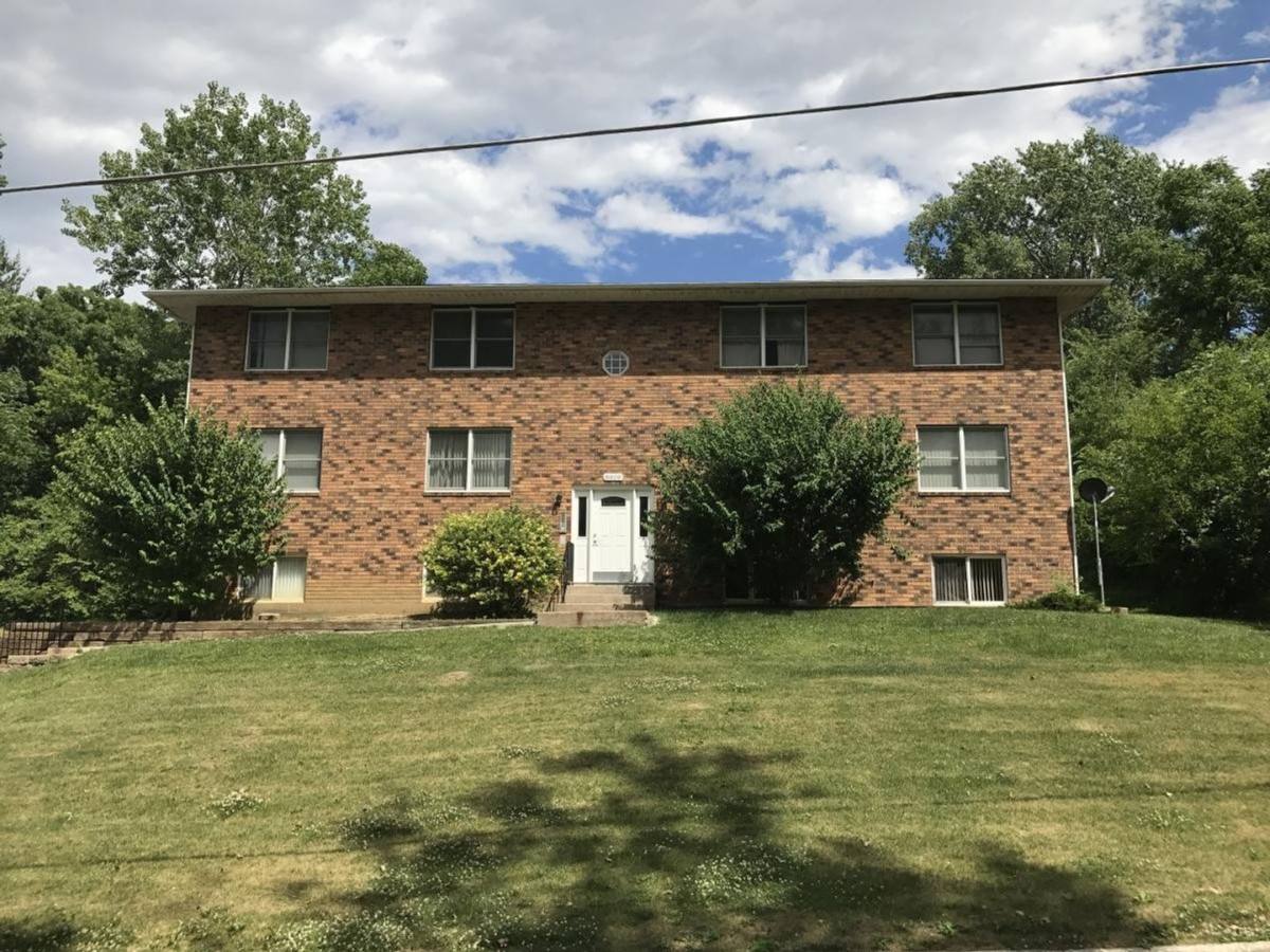 Apartment for rent at 8909 35th St W, Rock Island, IL 61201