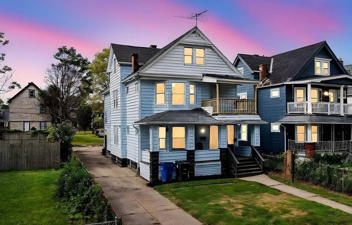 Apartment for rent at 13608 Earlwood Ave, Cleveland, OH 44110
