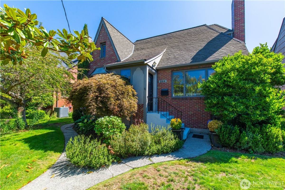 House for rent at 2916 28th Ave W, Seattle, WA 98199