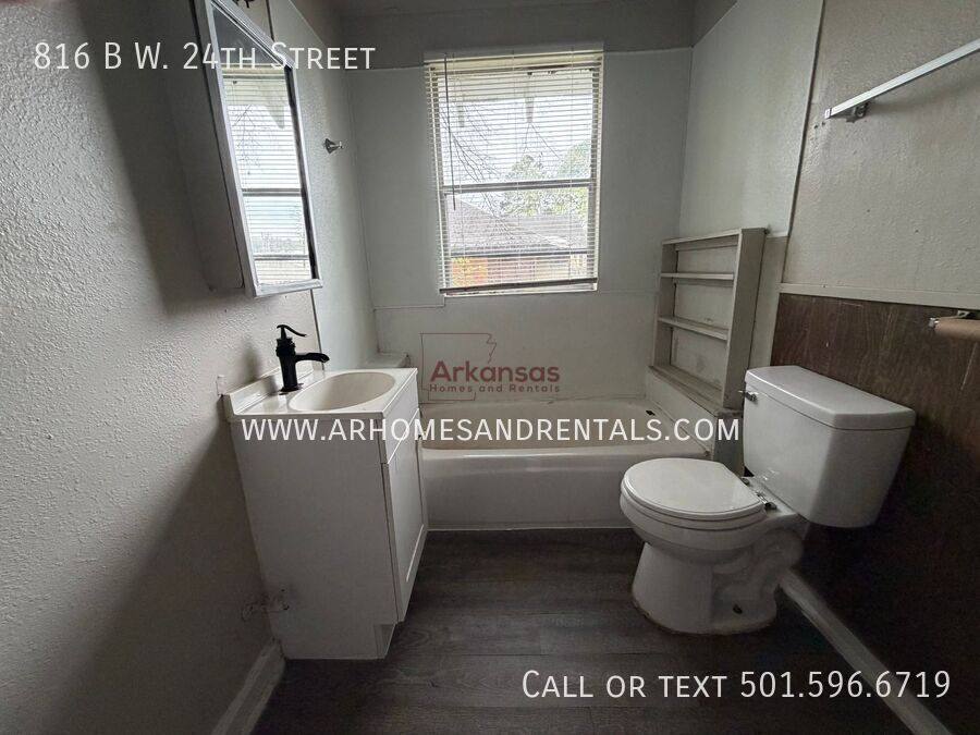Apartment for rent at 816 B W 24th St, North Little Rock, AR 72114