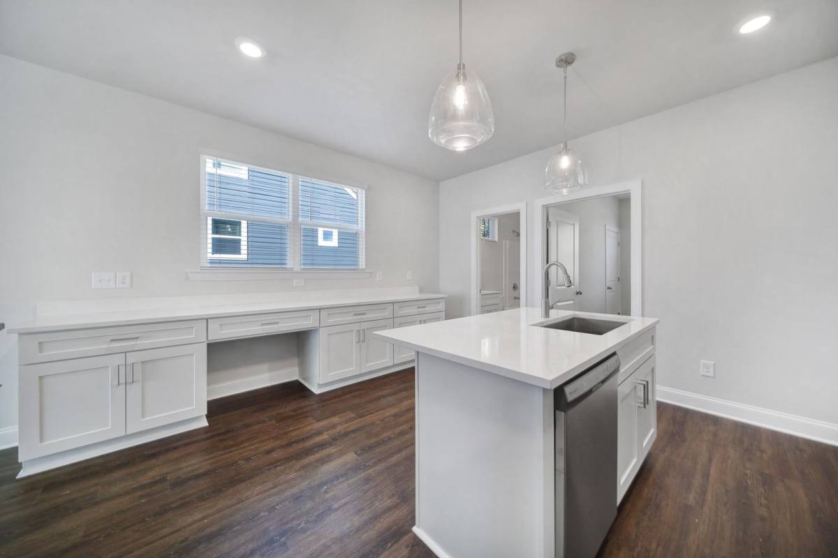 Townhouse for rent at 2432 Arty Ave, Charlotte, NC 28208