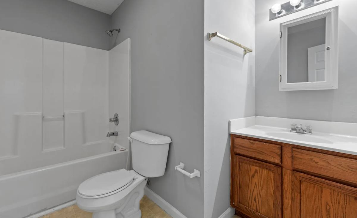 Apartment for rent at 1100 Richmond Green Dr, Richmond, KY 40475