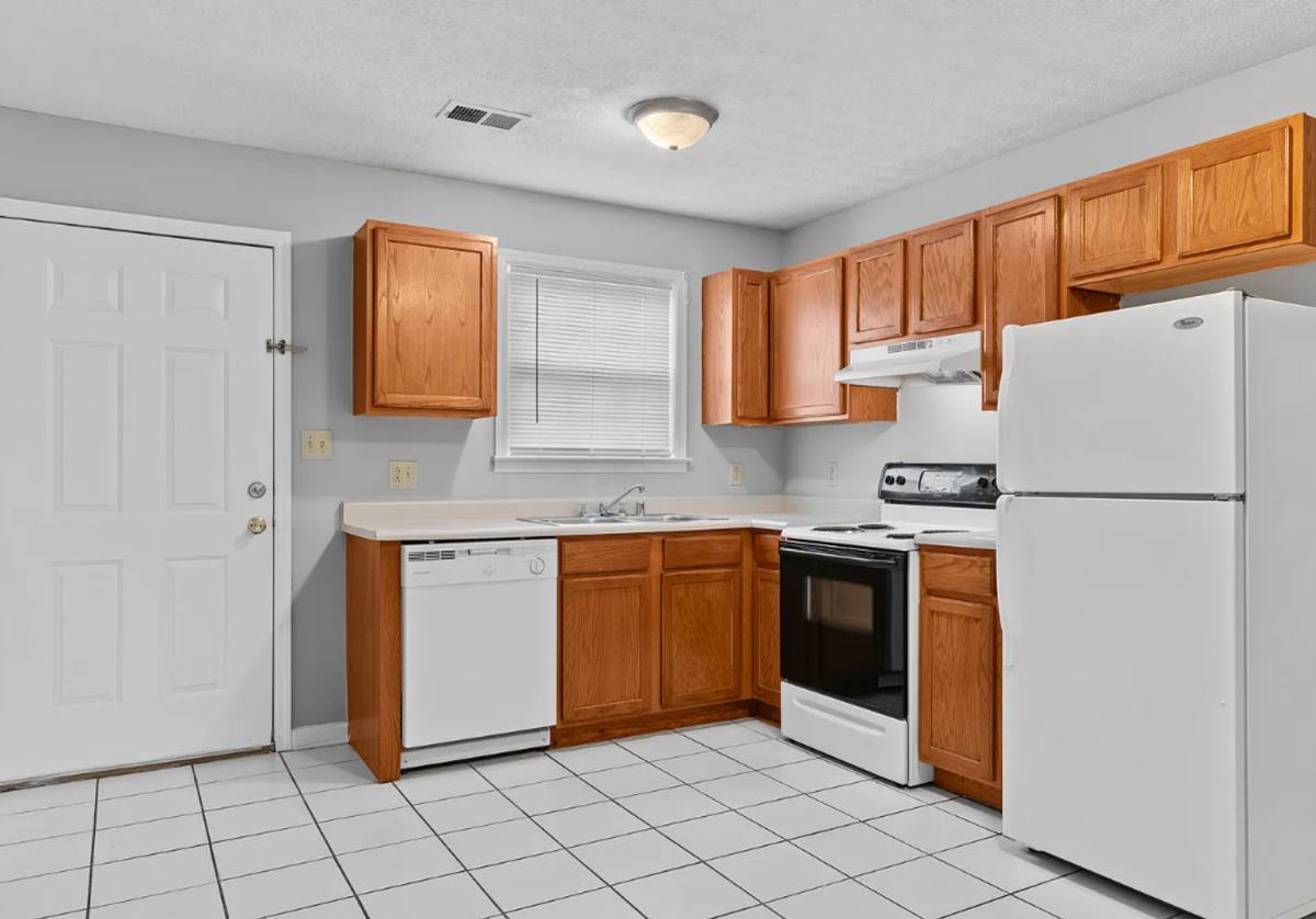 Apartment for rent at 1100 Richmond Green Dr, Richmond, KY 40475