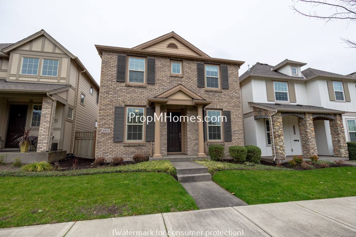 House for rent at 10655 SW Barber St, Wilsonville, OR 97070