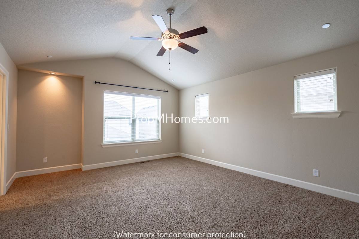 House for rent at 10655 SW Barber St, Wilsonville, OR 97070