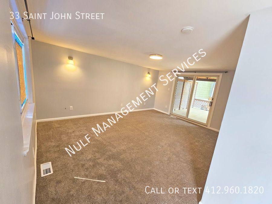 House for rent at 33 Saint John St, McKees Rocks, PA 15136