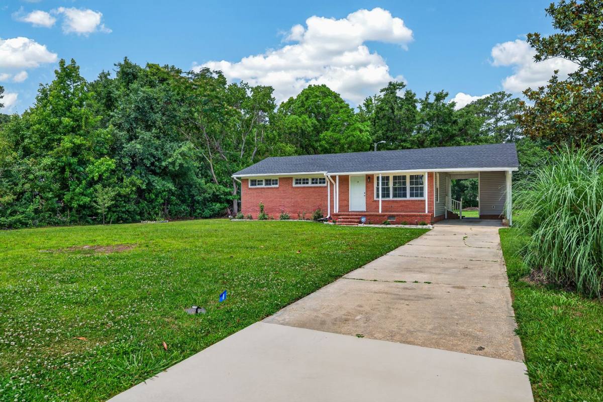 House for rent at 2527 Country Club Rd, Jacksonville, NC 28546