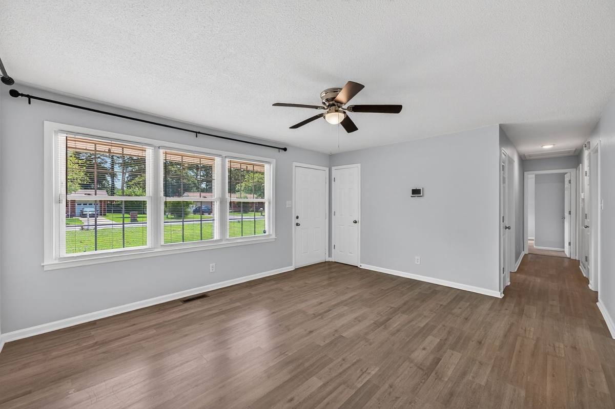 House for rent at 2527 Country Club Rd, Jacksonville, NC 28546