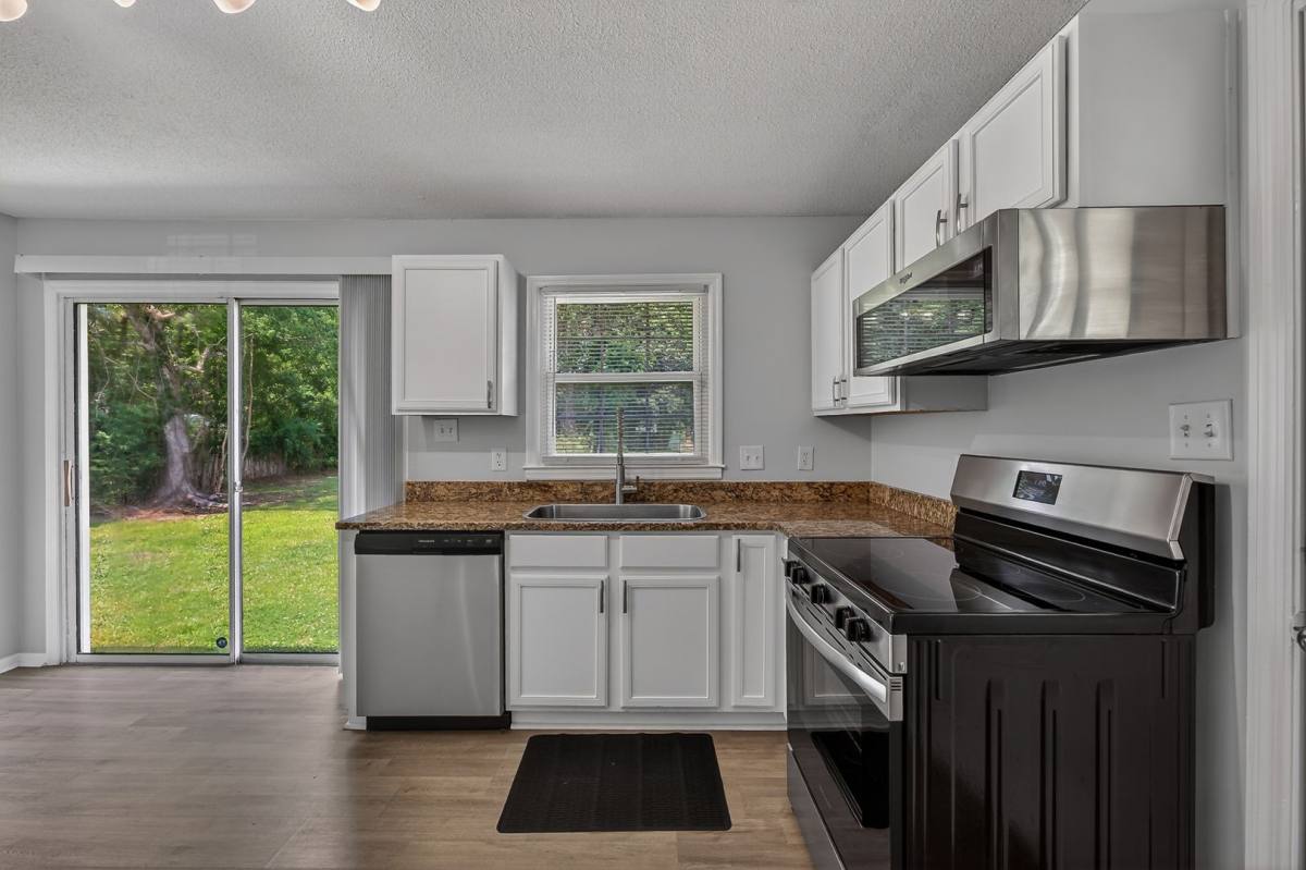 House for rent at 2527 Country Club Rd, Jacksonville, NC 28546