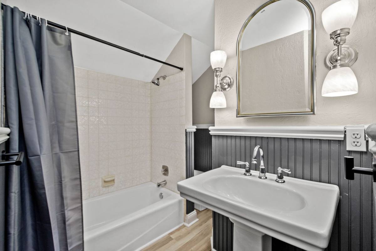 Apartment for rent at 1653 Suburban Ave, Pittsburgh, PA 15216