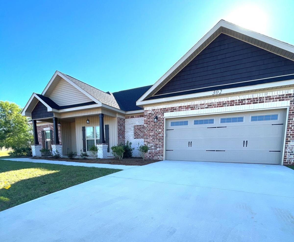 302 Thornbird Loop, Enterprise, AL 36330 - House for Rent