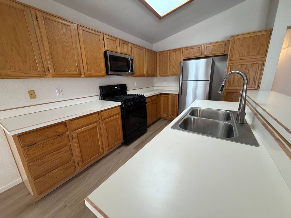 House for rent at 1328 Maplegrove Circle, Las Vegas, NV 89108