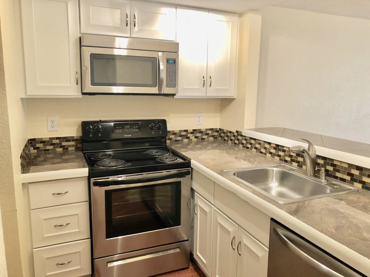 Apartment for rent at 902 28th St NE, Auburn, WA 98002