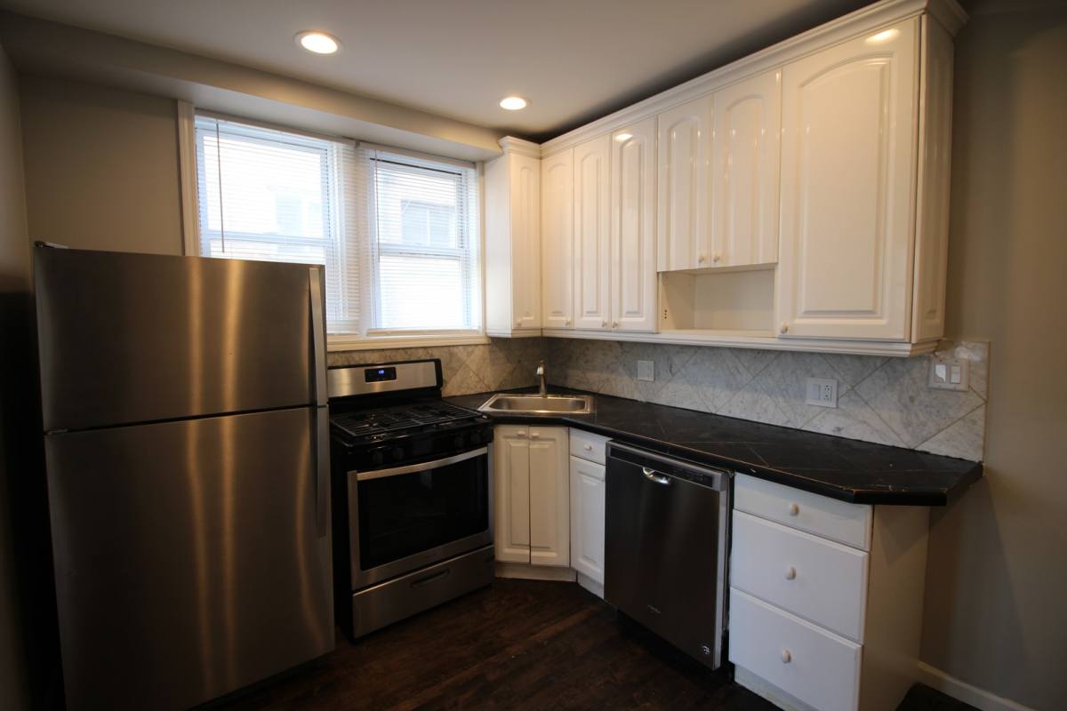 Apartment for rent at 4250-52 N Keystone Ave, Chicago, IL 60641