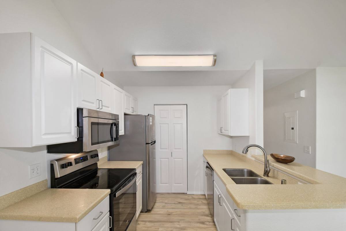 Condo for rent at 75-6081 Ali'i Dr, Kailua Kona, HI 96740
