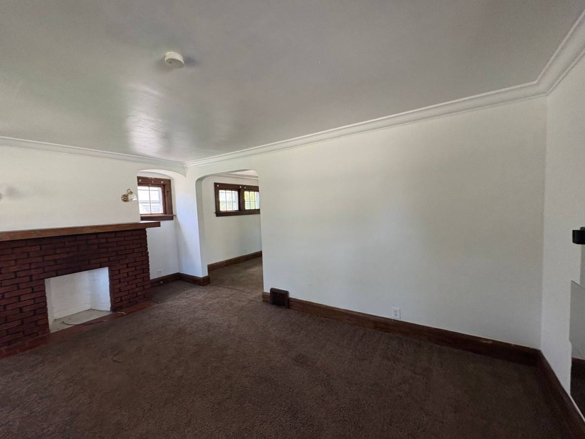 House for rent at 5052 E 88th St, Cleveland, OH 44125