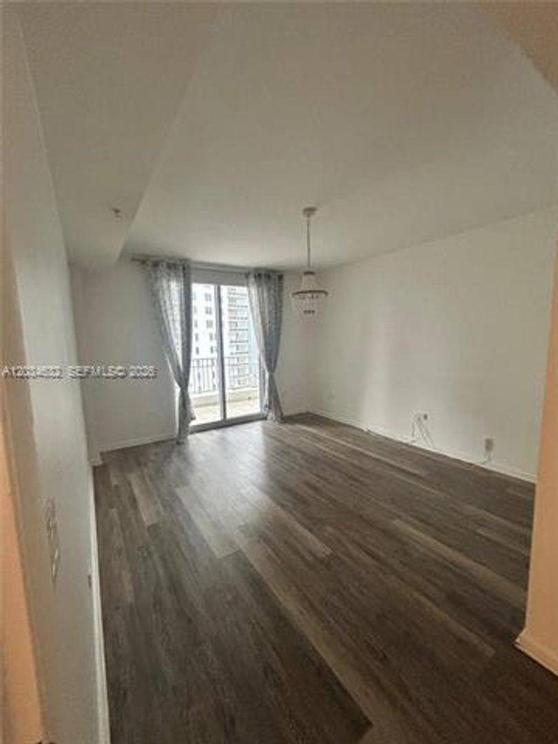 Apartment for rent at 801 Brickell Key Blvd, Miami, FL 33131