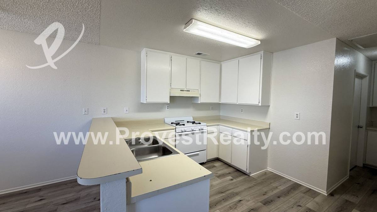 Apartment for rent at 22544 Sioux Rd, Apple Valley, CA 92308