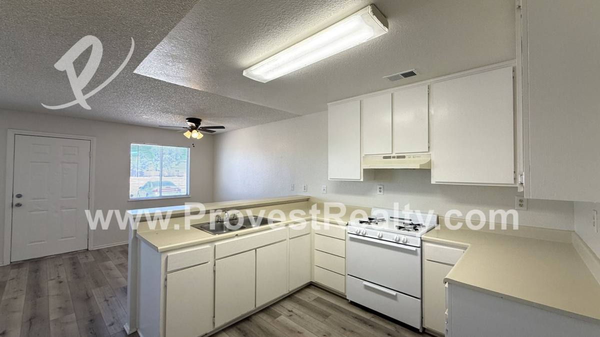 Apartment for rent at 22544 Sioux Rd, Apple Valley, CA 92308