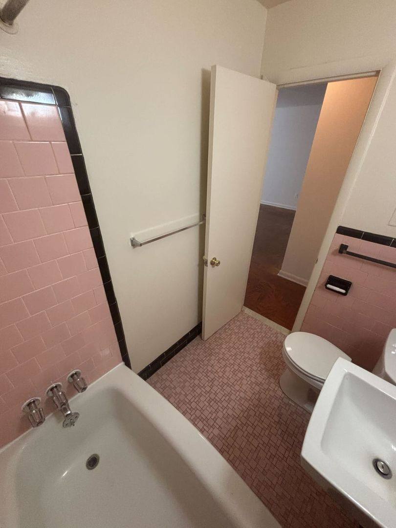 Apartment for rent at 1714 Summit Place NW, Washington, DC 20009