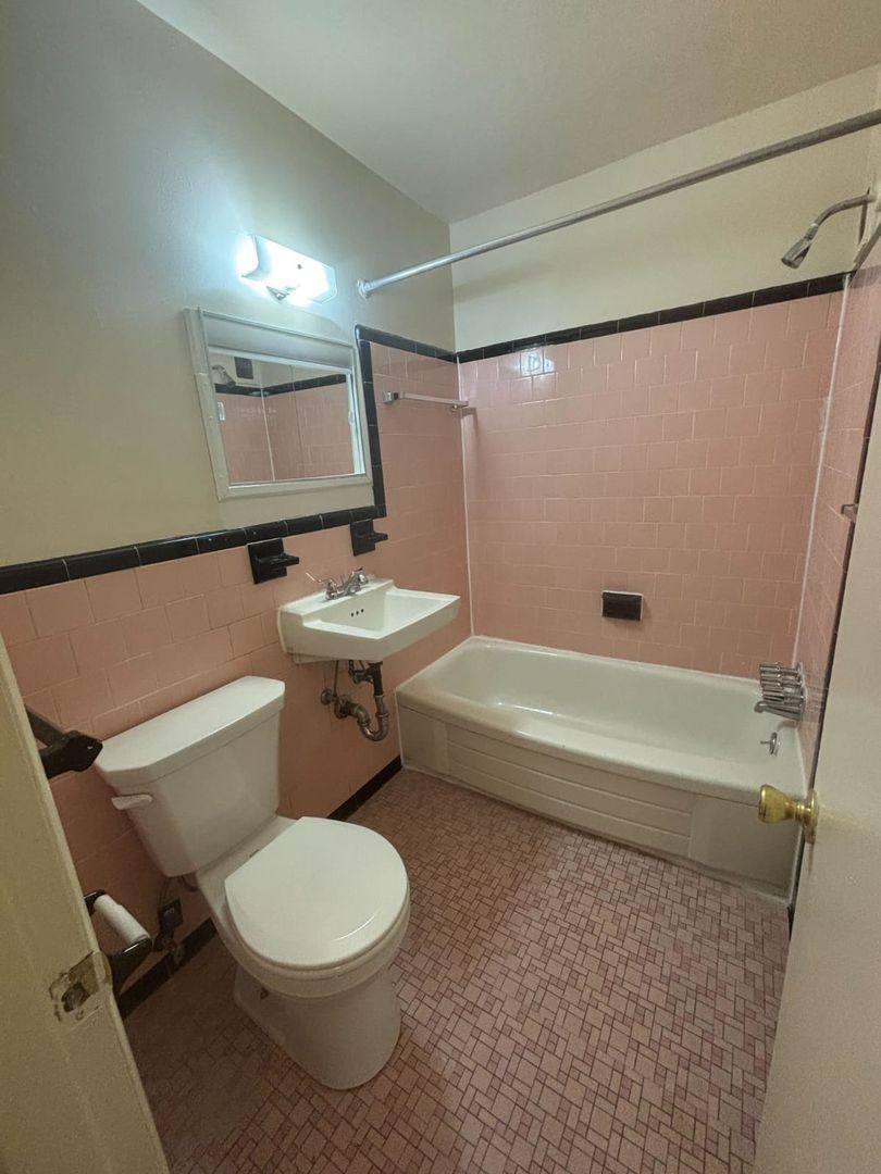 Apartment for rent at 1714 Summit Place NW, Washington, DC 20009