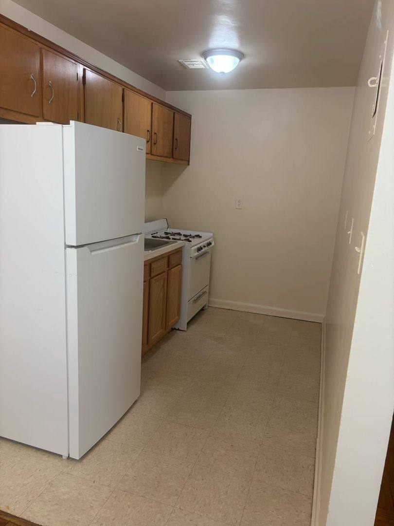 Apartment for rent at 1714 Summit Place NW, Washington, DC 20009