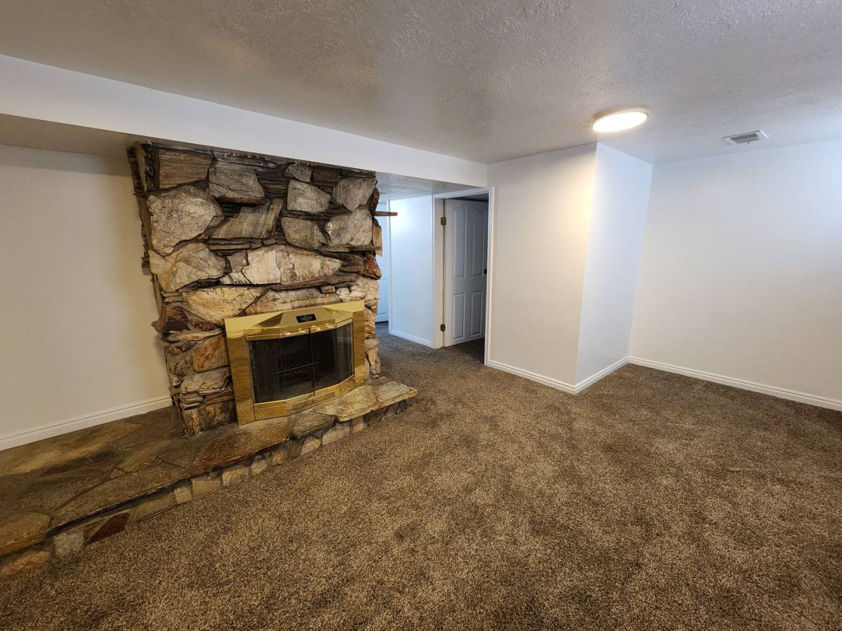 House for rent at 2832 S 900 E, Salt Lake City, UT 84106