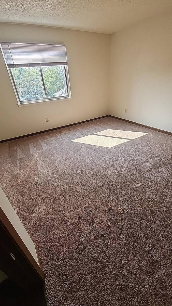 Apartment for rent at 34 Lincoln Ave #6, Iowa City, IA 52245