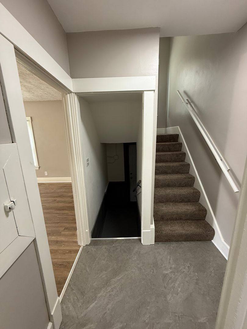 House for rent at 21 S Dunlap Ave, Youngstown, OH 44509