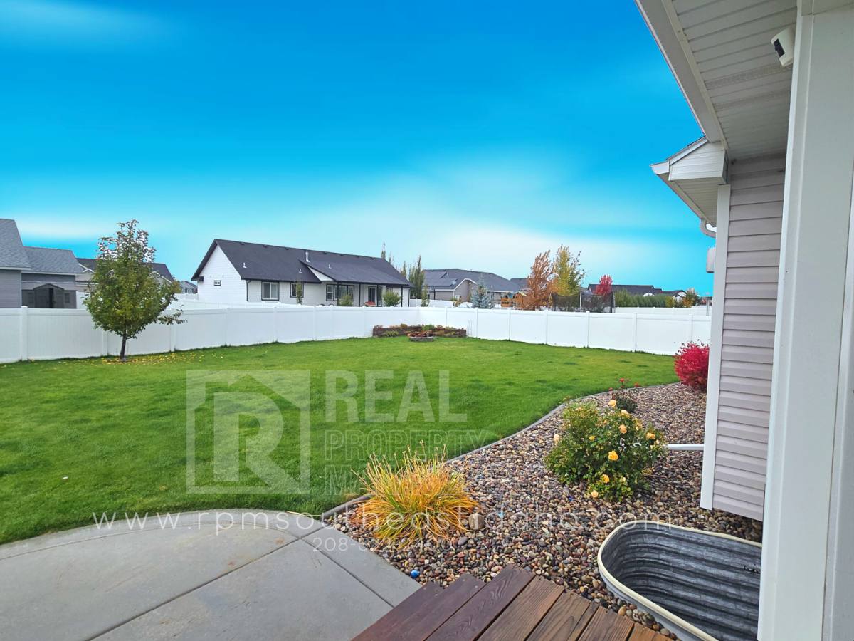 House for rent at 4802 Porter Dr, Idaho Falls, ID 83406