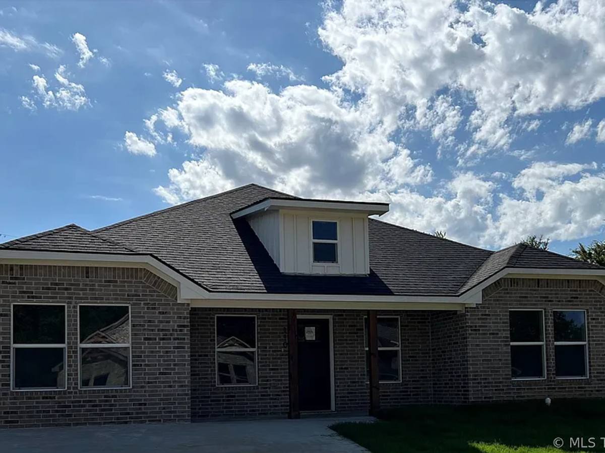 House for rent at 165 Watch Hill Dr, Durant, OK 74701