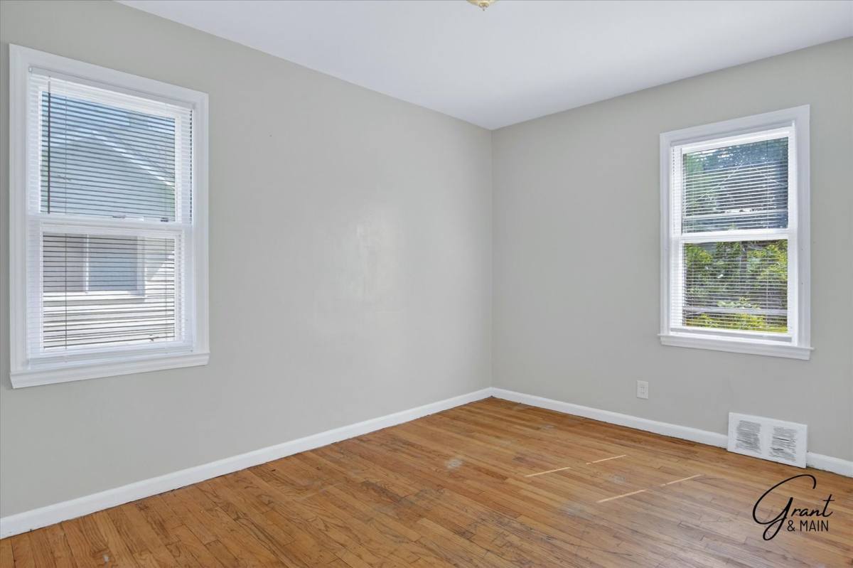 House for rent at 20410 Five Points, Redford, MI 48240
