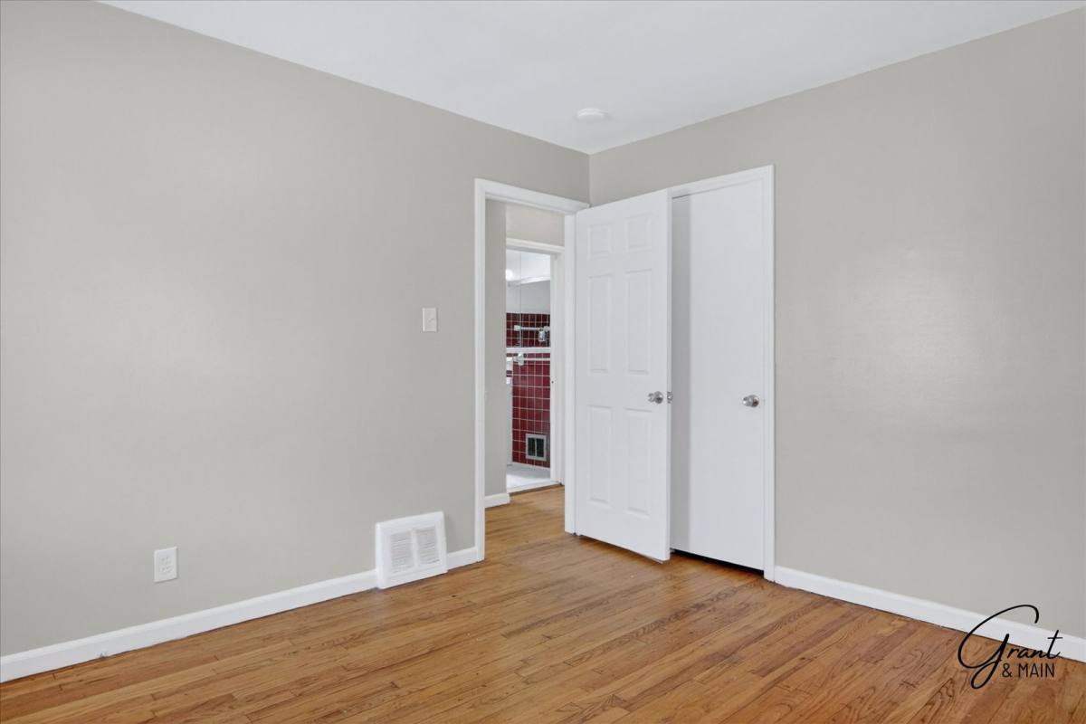 House for rent at 20410 Five Points, Redford, MI 48240