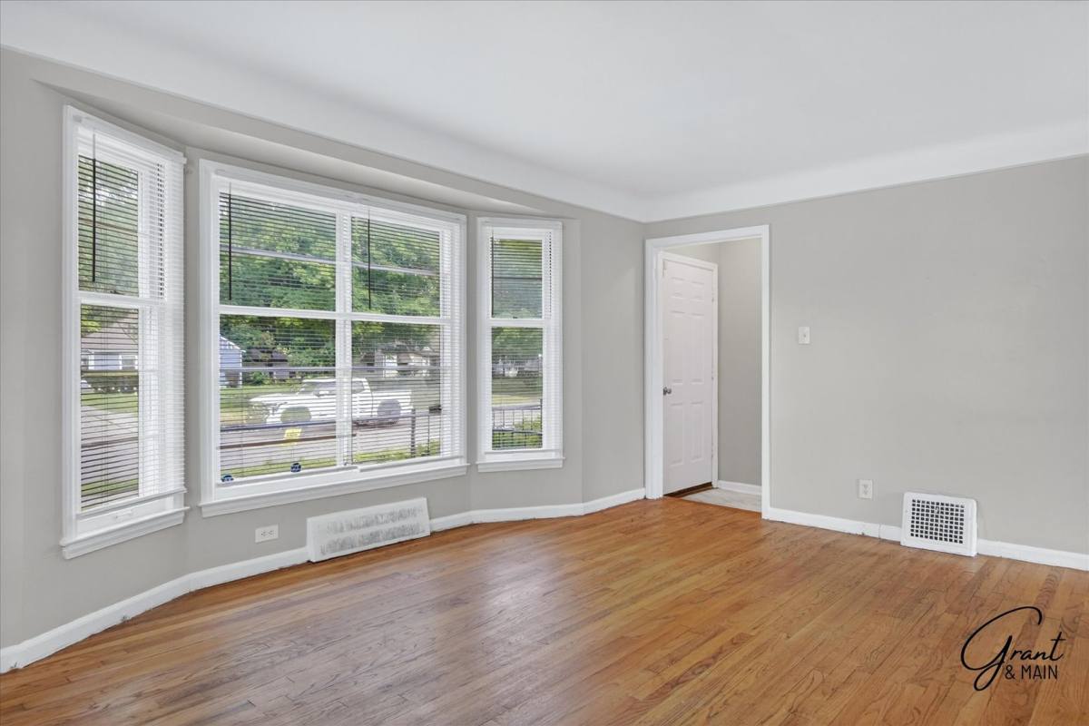 House for rent at 20410 Five Points, Redford, MI 48240