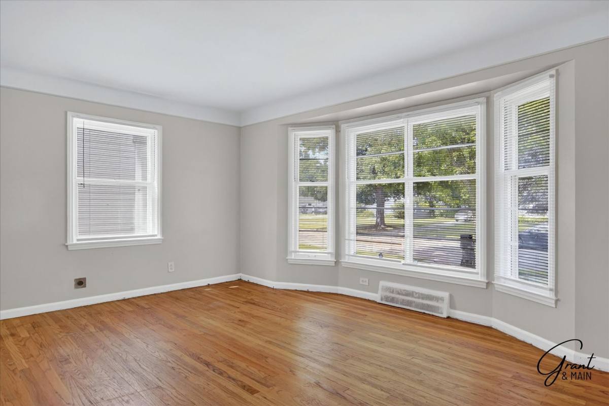 House for rent at 20410 Five Points, Redford, MI 48240