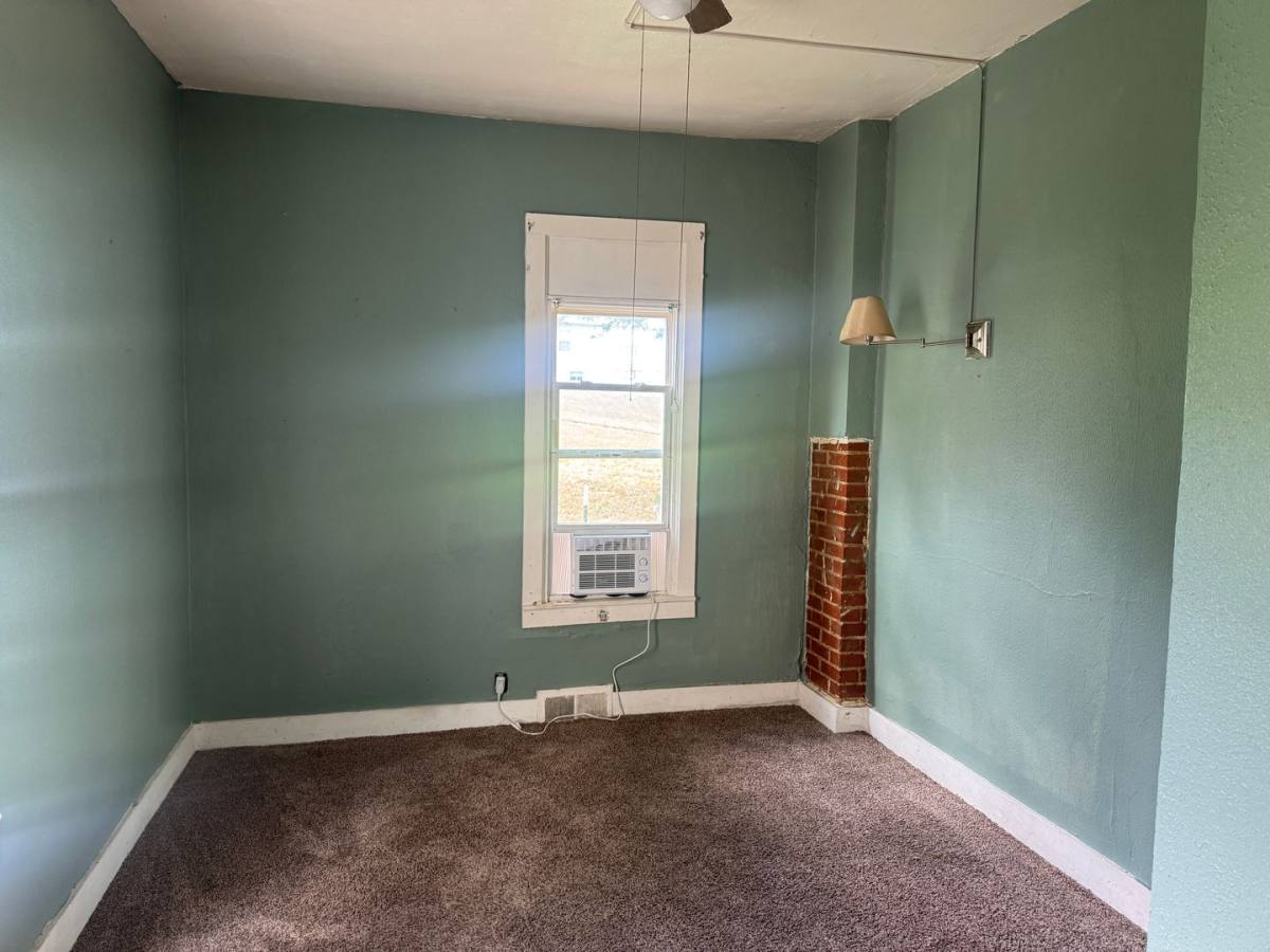 Apartment for rent at 1206 N 18th St, Saint Joseph, MO 64501