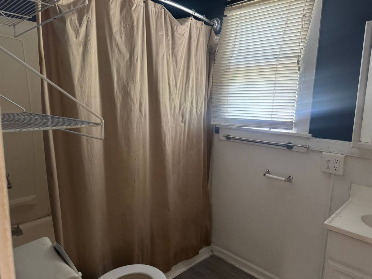 Apartment for rent at 1206 N 18th St, Saint Joseph, MO 64501