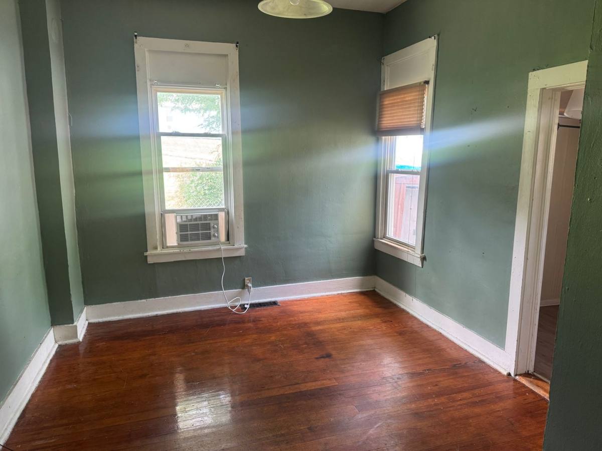 Apartment for rent at 1206 N 18th St, Saint Joseph, MO 64501