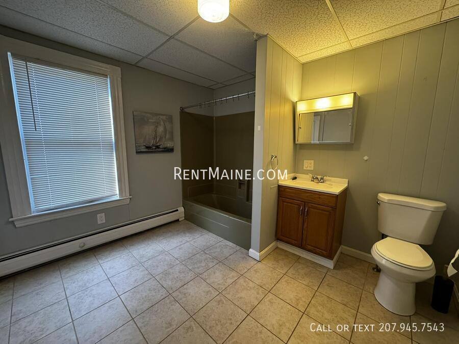 Apartment for rent at 17 Edwards St #1, Waterville, ME 04901