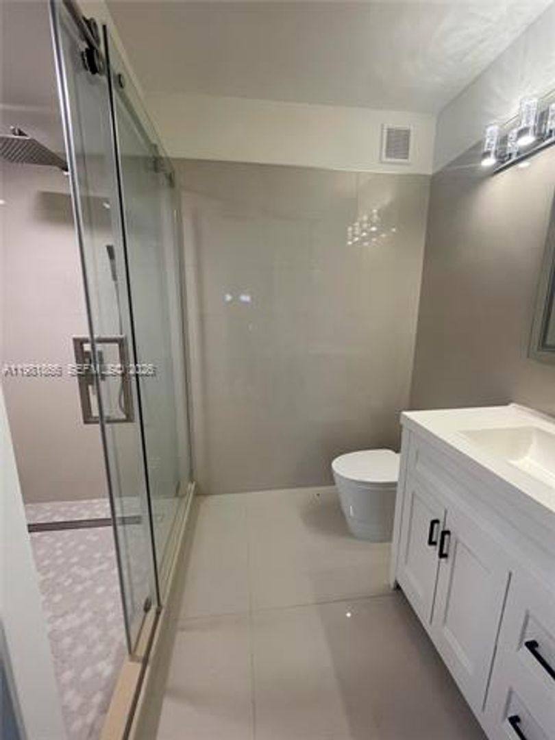 Townhouse for rent at 14728 Balgowan Rd Th, Hialeah, FL 33016