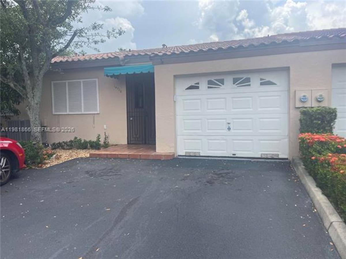 Townhouse for rent at 14728 Balgowan Rd Th, Hialeah, FL 33016