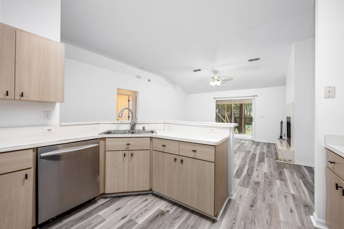 House for rent at 6106 SW 85th St, Gainesville, FL 32608