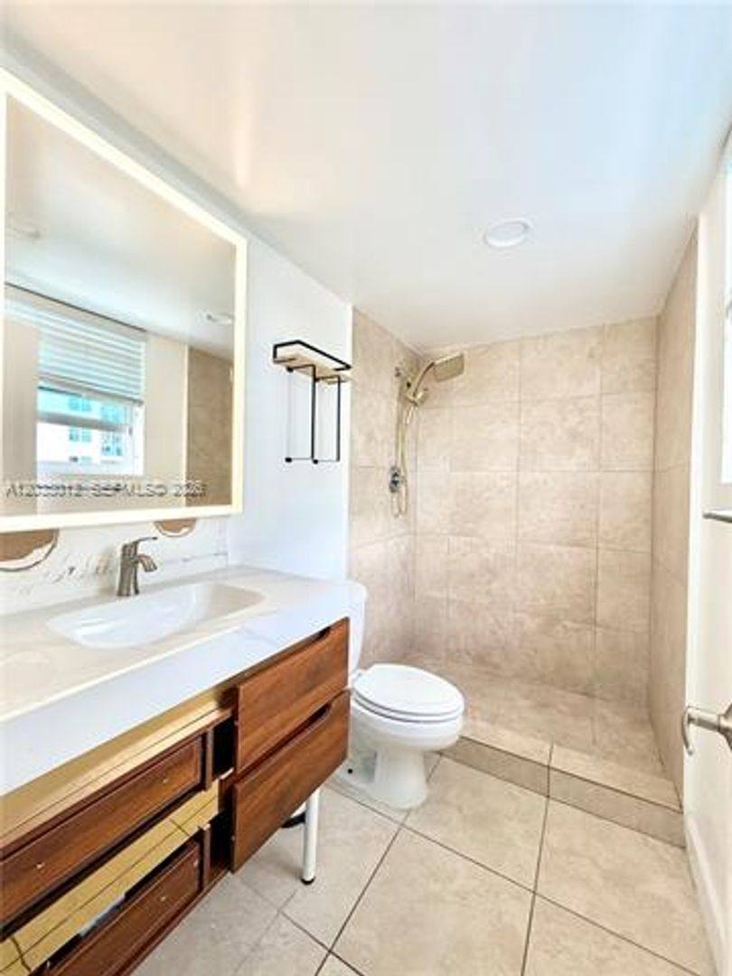 Condo for rent at 7501 E Treasure Dr, Miami Beach, FL 33141